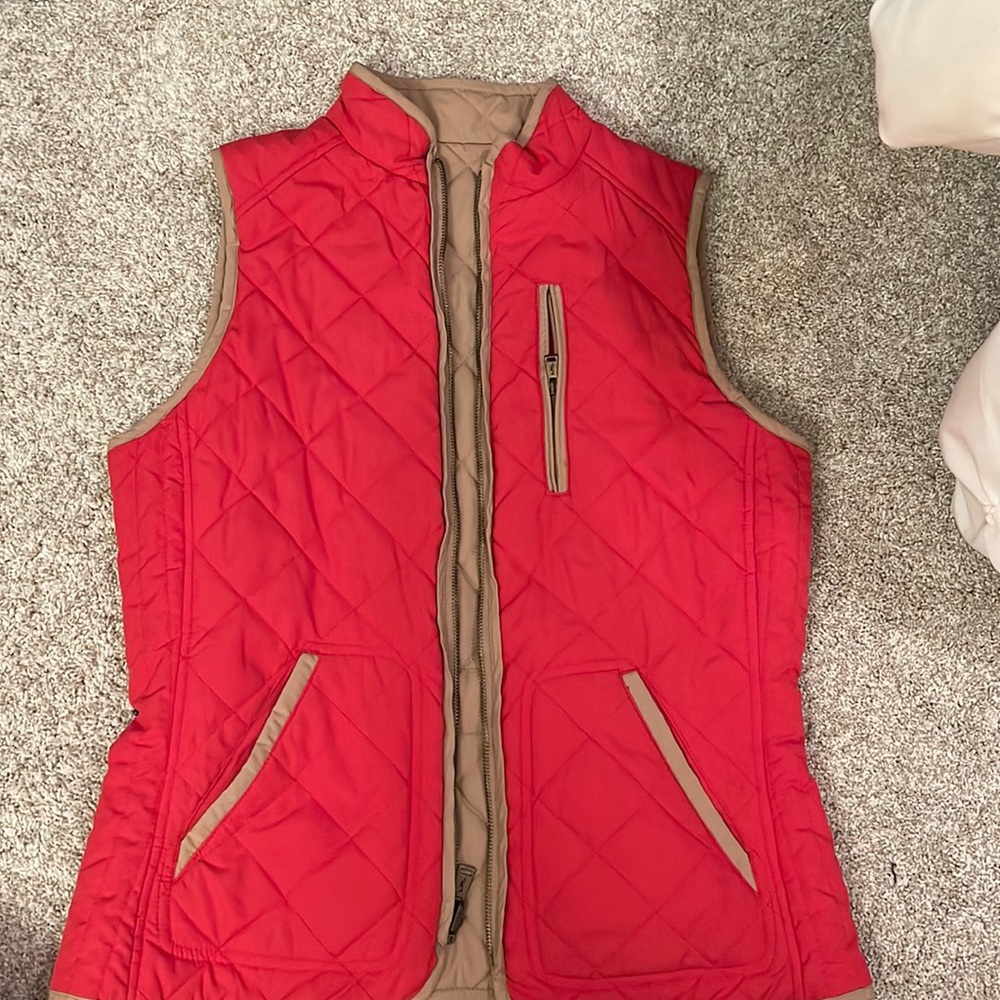 Lightweight reversible vest